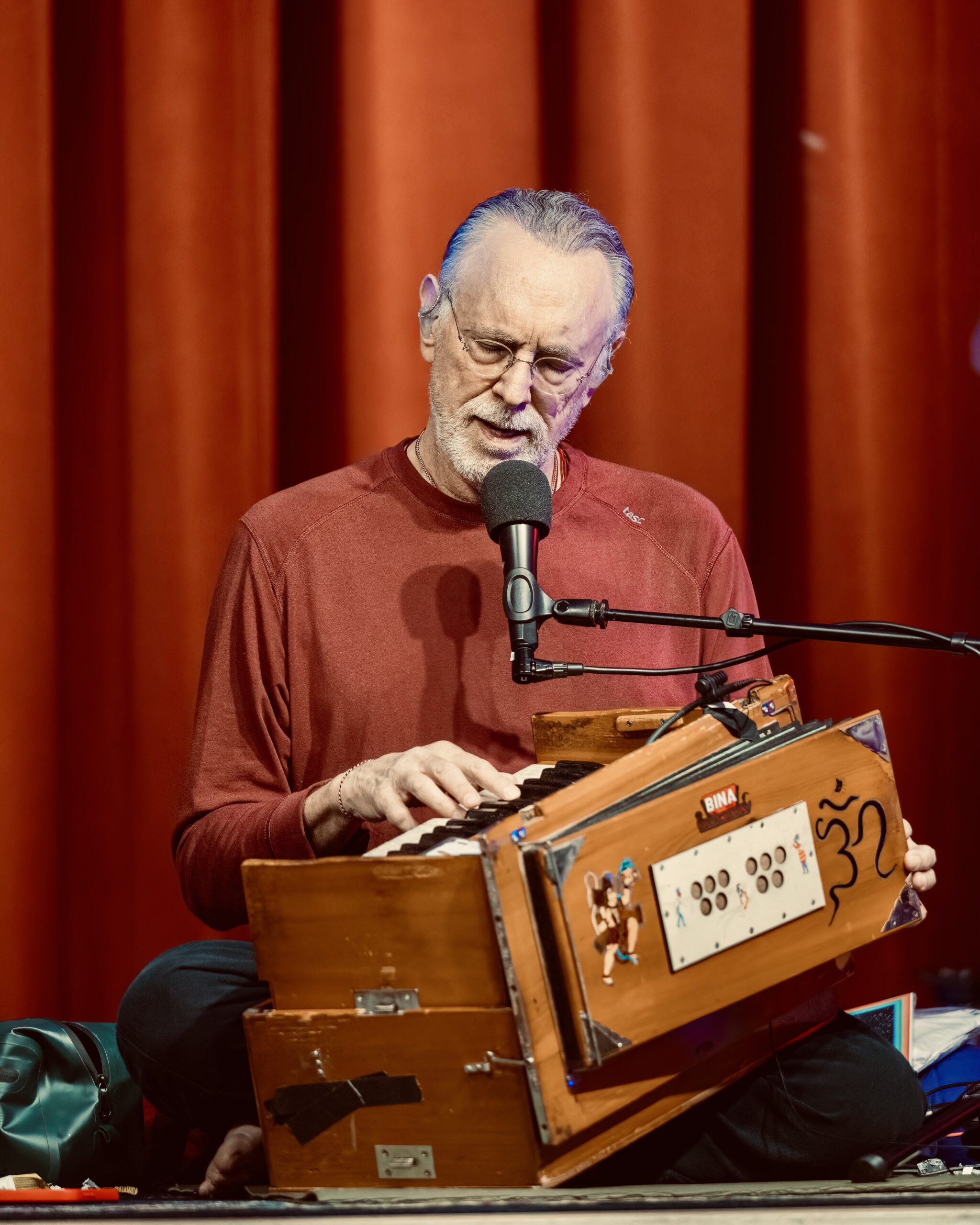 Krishna Das (USA)
