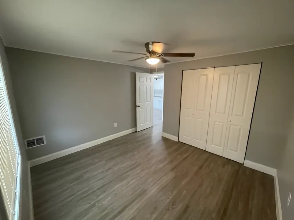 Oak Gardes Studio Open Floor Plan