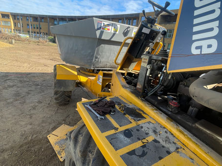 Thwaites 6 Tonne dumper poor running & a leaky pipe.