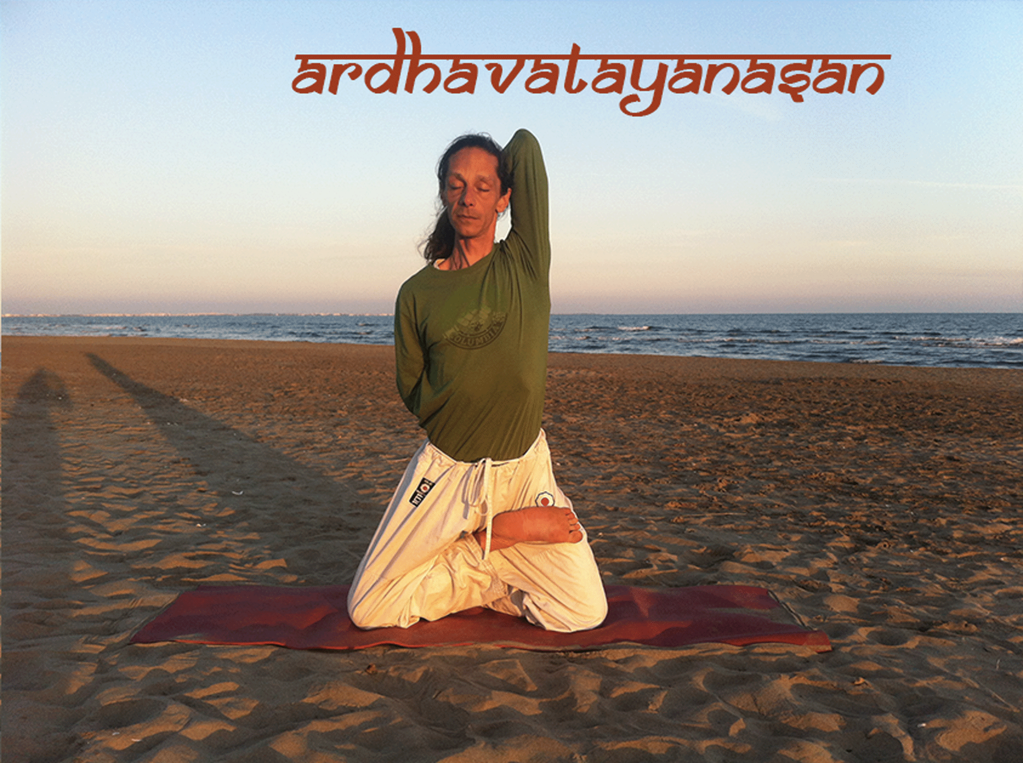 ardhavatayanasan_nathayoga.gif