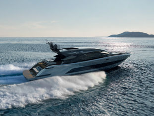 AB Yachts: The first unit of the AB 95S has been launched.