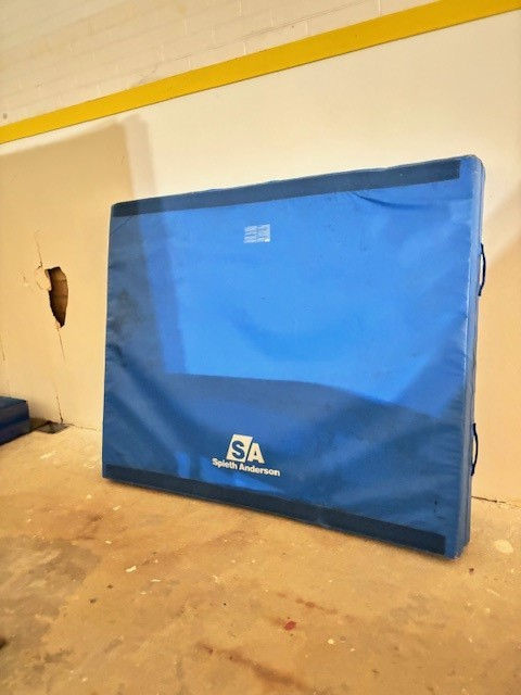 Various Mats/Crash Mats