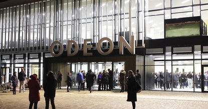 odeon-havde-inviteret-1740-odenseanere-til-generalproeve-tirsdag-aften--musikhuset-aabner-officielt-onsdag-1--marts-hvor-burhan-g--gaar-paa-scenen-