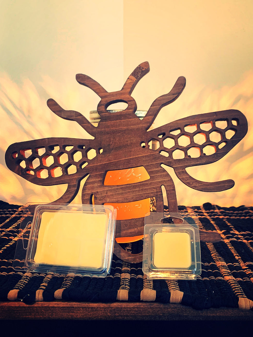 Luminous Honey Bee's Wax Melt
