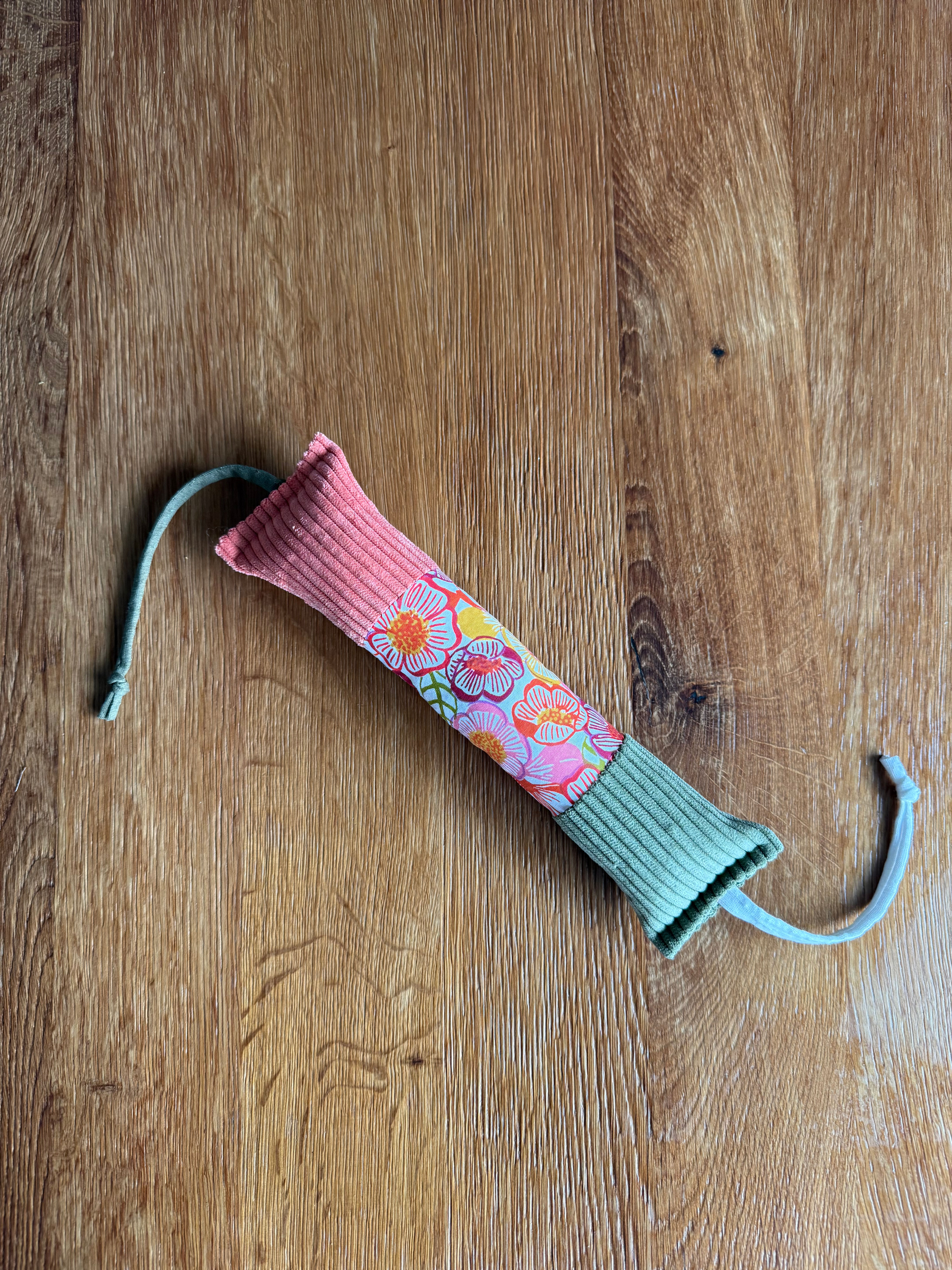 TRÉS CHIC - Catnip Rolle Bunny Kicks (+Katzenminze)