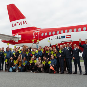 airBaltic atzīmē 30. jubileju, pirmoreiz Eiropā lidojuma laikāpārraidot kora uzstāšanos ar Starlink internetu