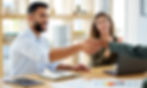 gente-negocios-dandose-mano-aplausos-acuerdo-acuerdo-exito-trabajo-equipo-agencia-inicio-r