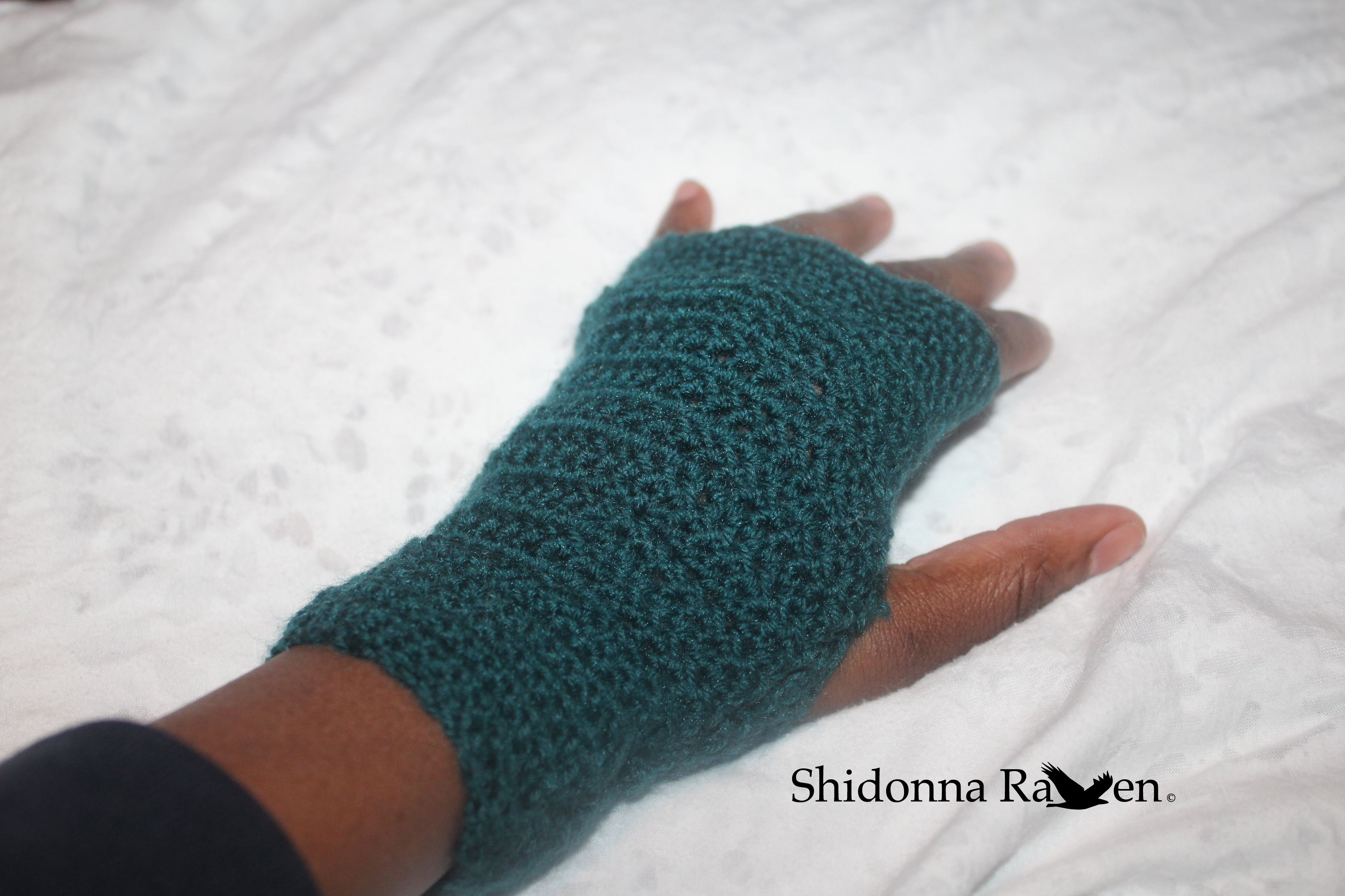 Avante Wrist Warmers - Crochet