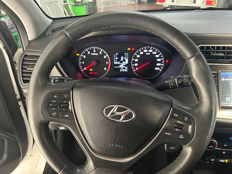 Miniature : HYUNDAI i20 Amplia 1.0  100 CV