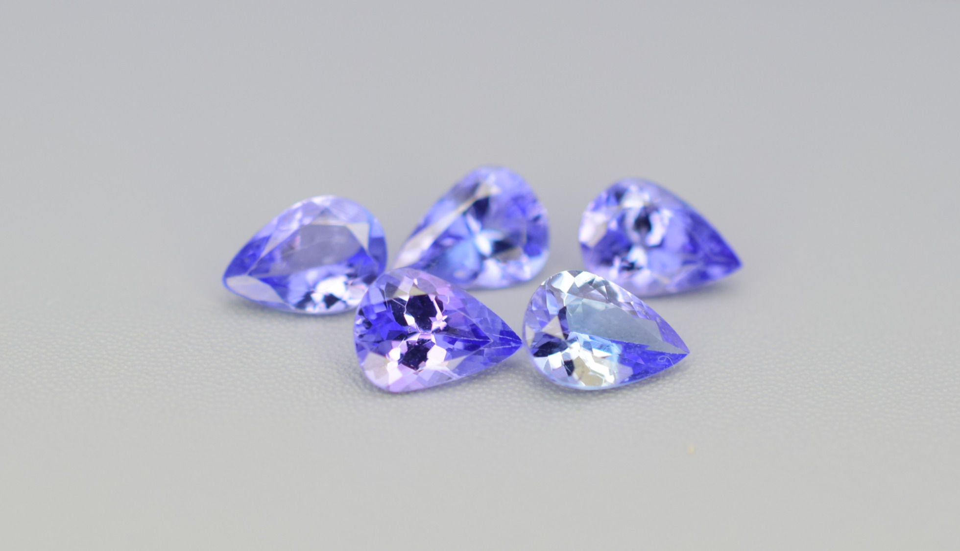Tanzanite (Ziosite) 2.975 cts
