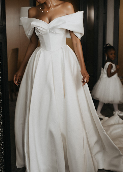 elegant bride in her wedding dress