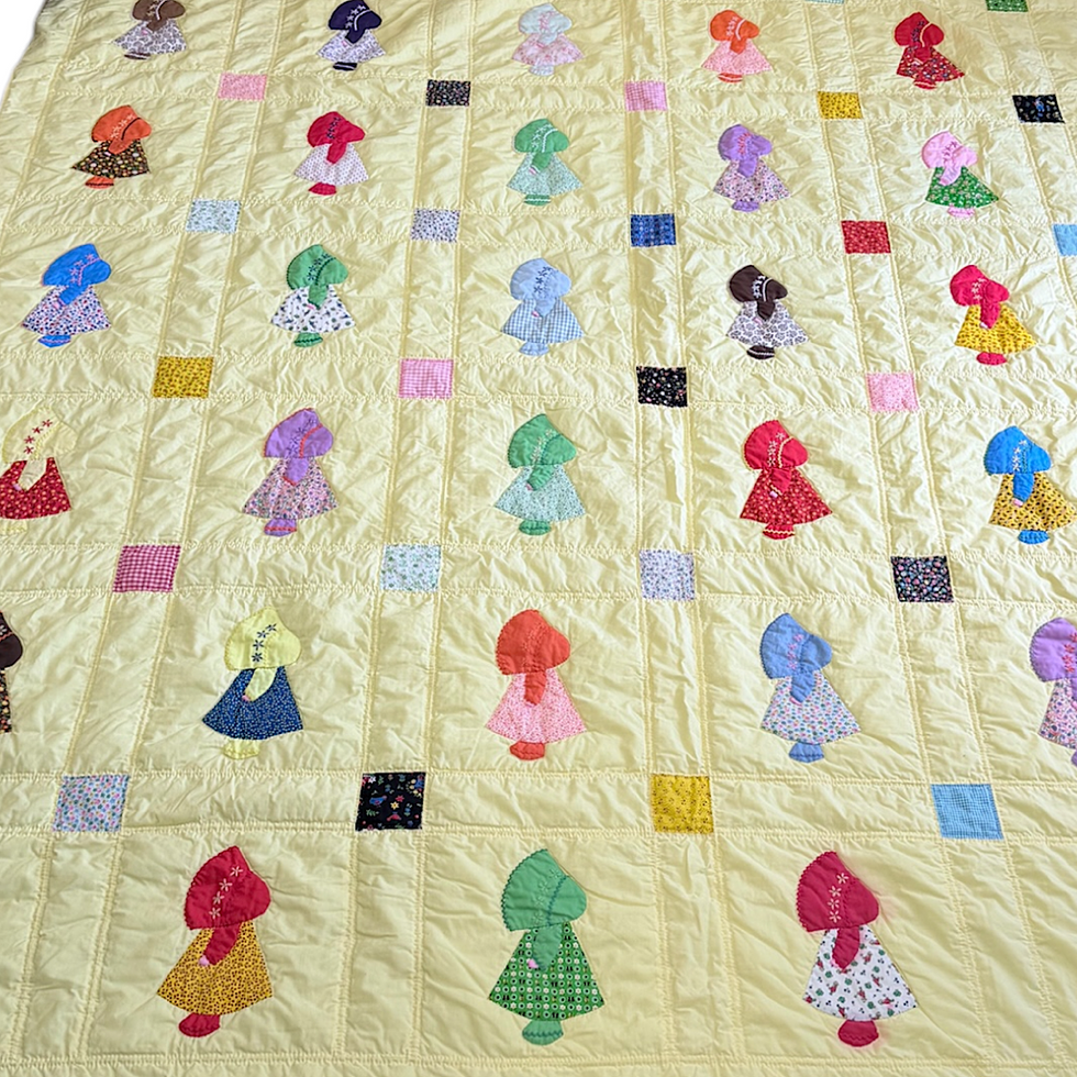 Vintage Sun Bonnet Sue Square XL Quilt