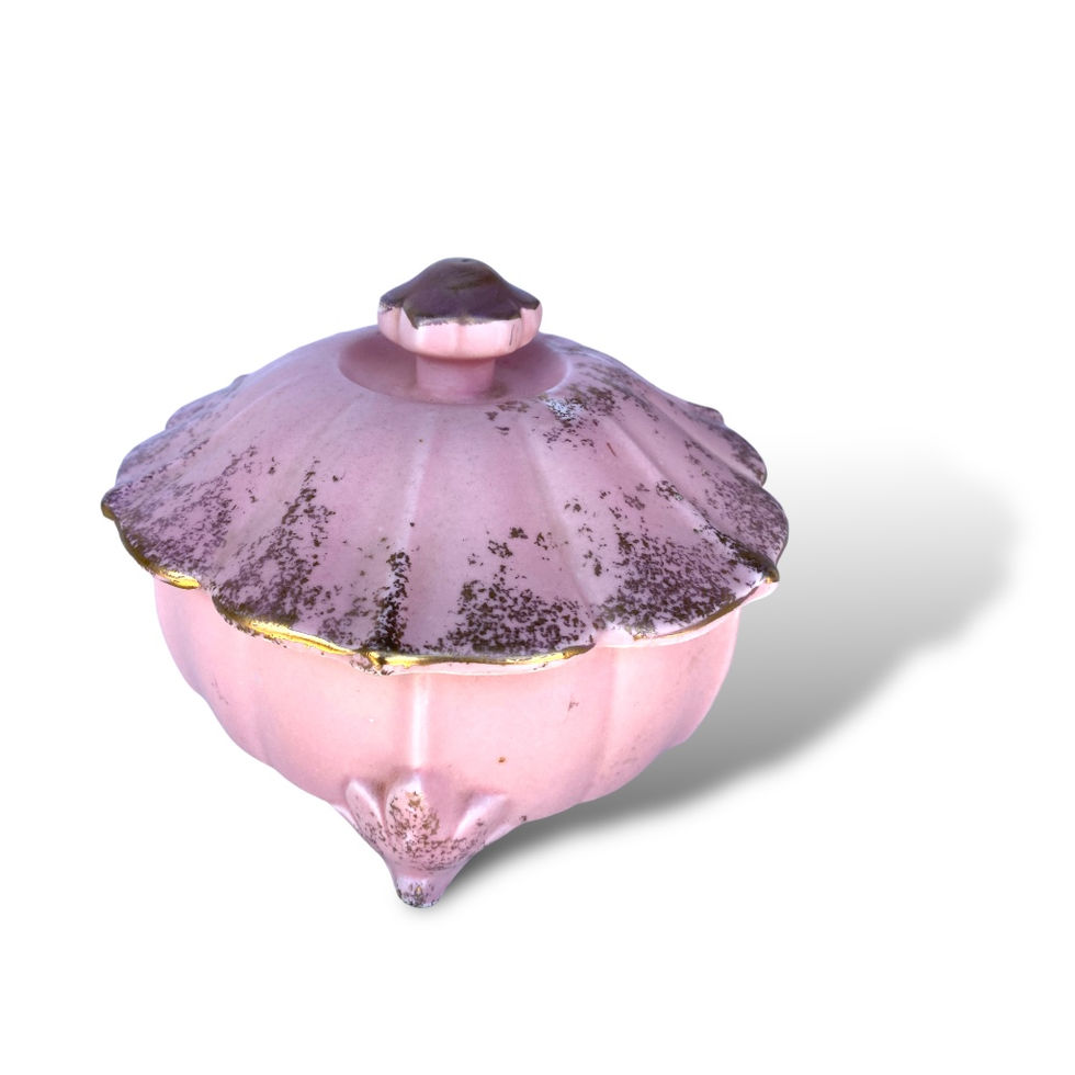 Sideview of pink retro trinket dish