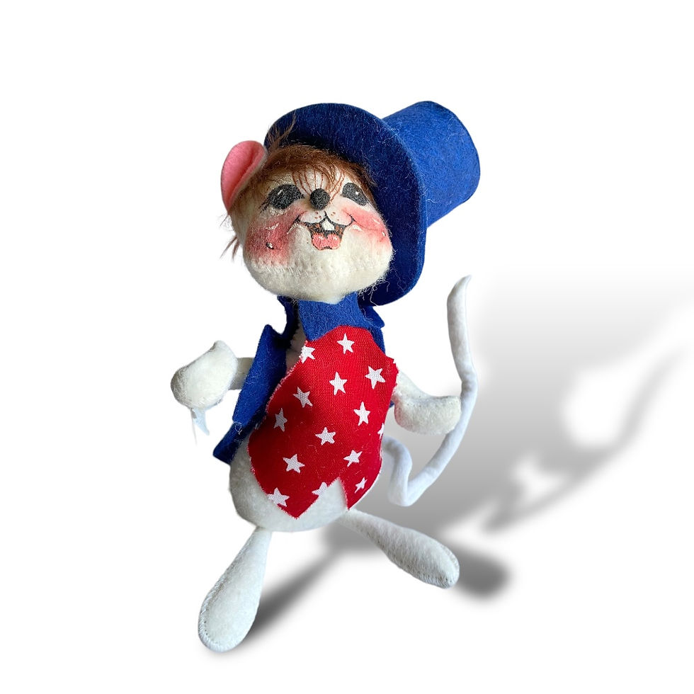 vintage mouse dressed in patriotic outfit