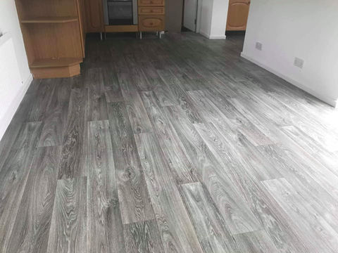 laminate flooring with pine furniture