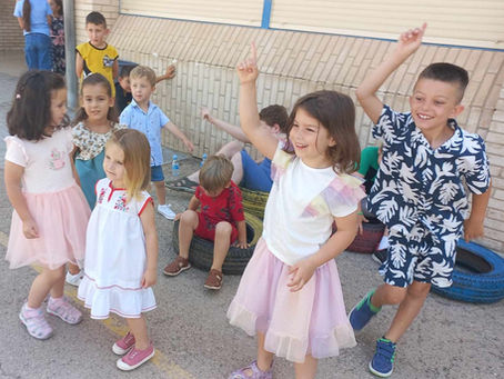 Последен учебен ден в БНУ „Знам и мога“ – Чиривея /Último día de clases en la Escuela Búlgara