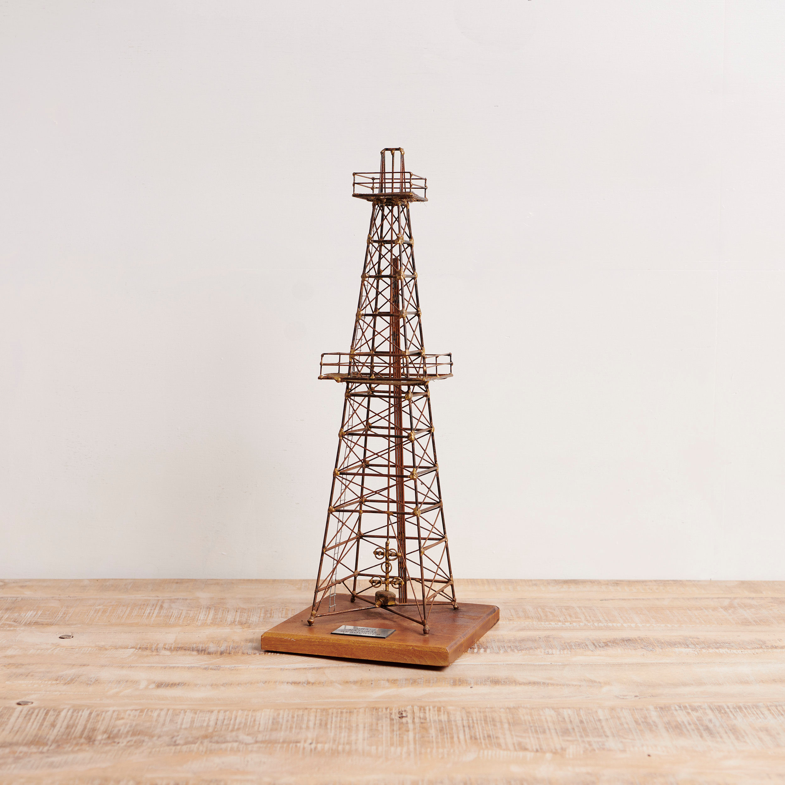 ワイヤータワー