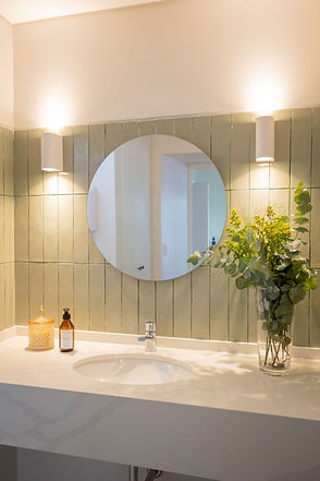 Mesada de baño en quarella bianco venere