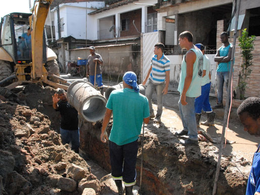 PREFEITURA ESTÁ REVITALIZANDO RUA E AVENIDA DO SEXTO DISTRITO