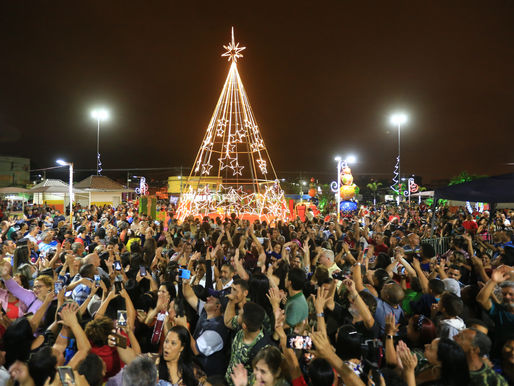 Belford Roxo recebe decoração natalina com iluminação decorativa e árvores de Natal