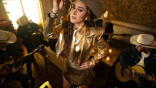 Viviann Baeza estrena su nuevo sencillo “Q Agüite”, una cumbia-norteña para el desamor que también se baila.