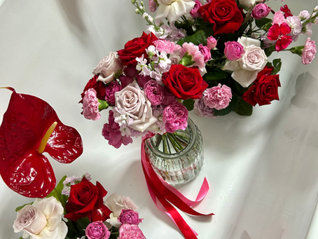 HOW MUCH ARE WEDDING FLORALS?