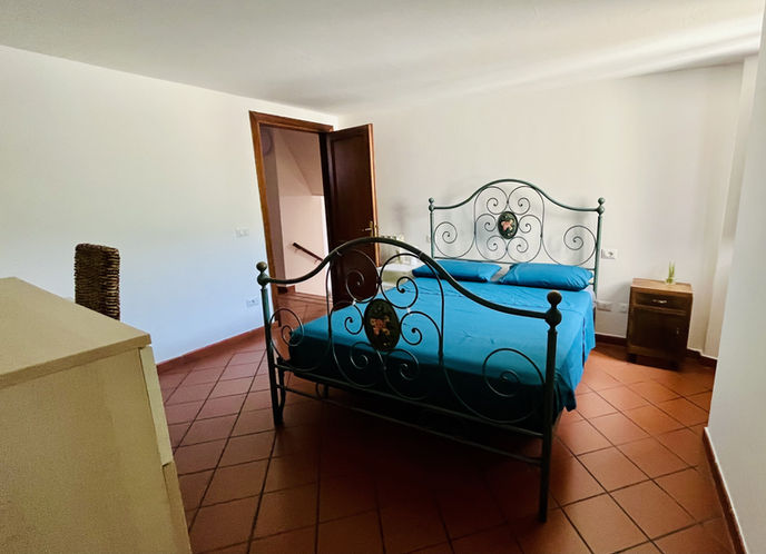 Umbrian style bedroom