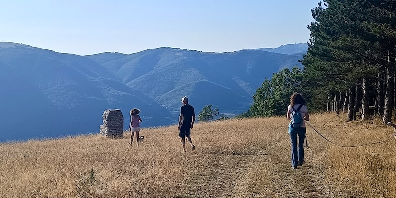 <h2 class="font_2">Vivi il lavoro tra natura e storia a Vallo di Nera</h2>