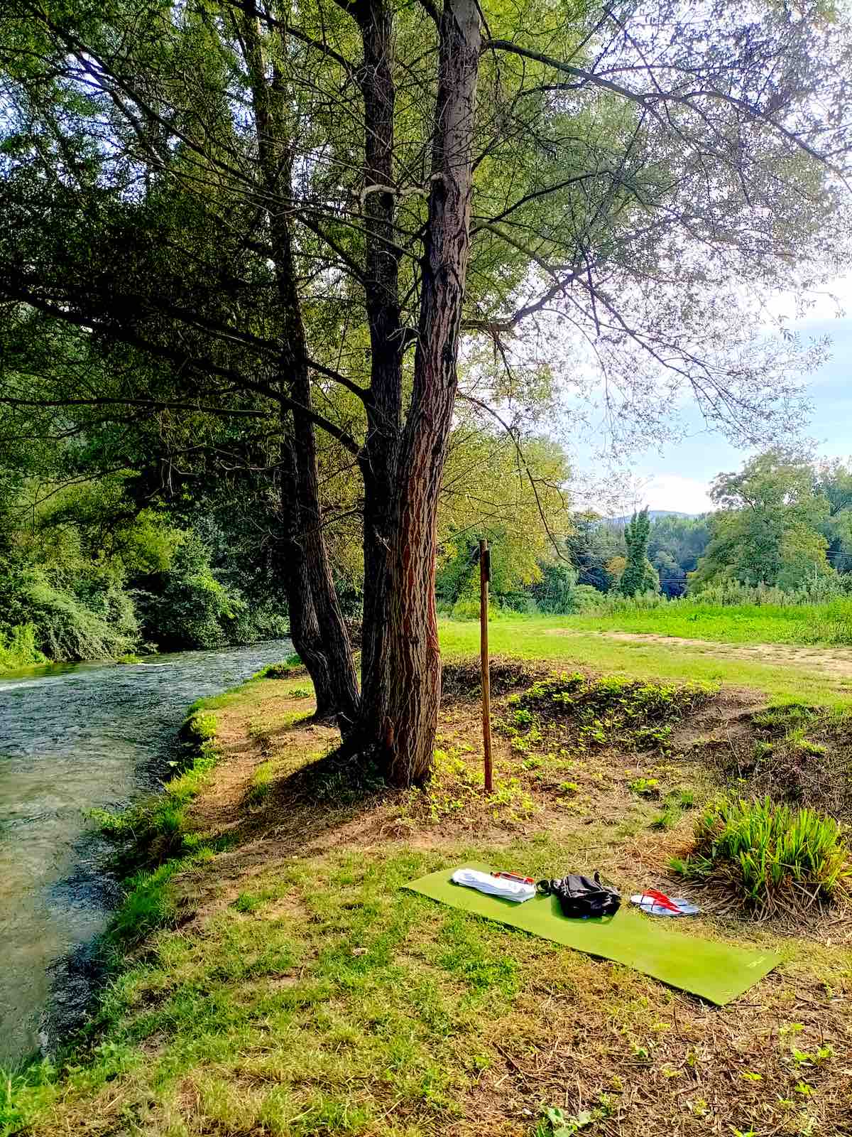 <h2 class="font_2">5 Sentieri da Scoprire Camminando da Vallo di Nera 🥾🌿</h2>
