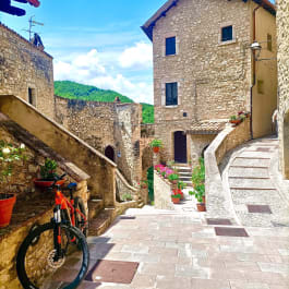 Perché sempre più borghi italiani stanno puntando sui nomadi digitali (e cosa significa per chi lavora da remoto)