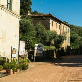 Scenic Cycling Loop Around Vallo di Nera, Umbria
