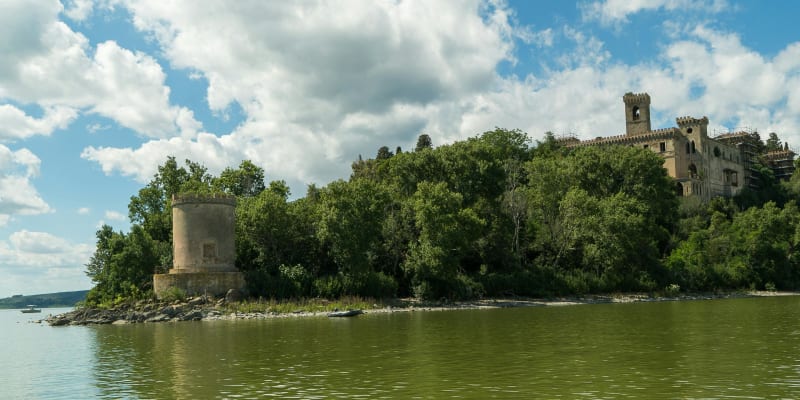 Discover Vallo di Nera's Scenic 20 km Cycling Loop