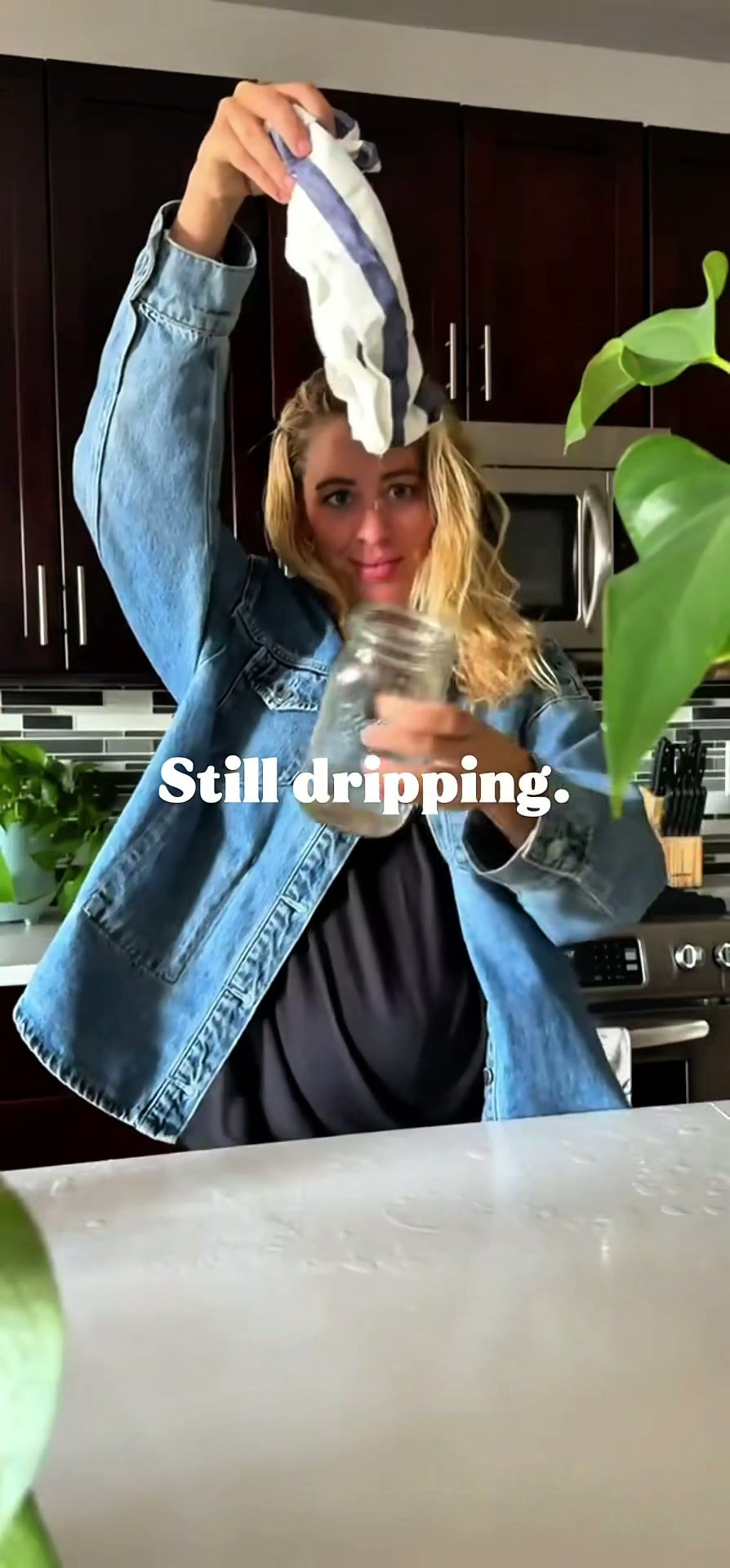 Thumbnail: Video comparing the water absorption of an RHB Hawaii microfiber tea towel and a standard cotton towel.