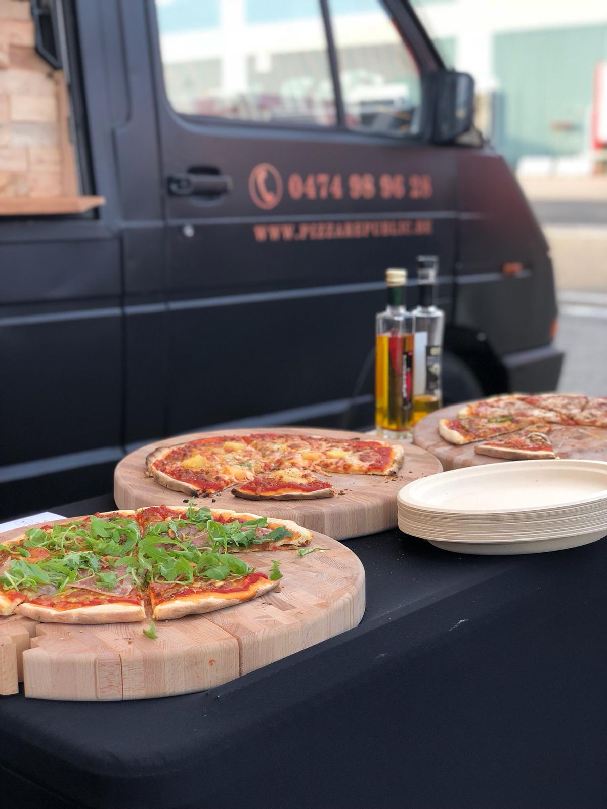 Pasta Republic of Pizza Republic Foodtruck met pasta of pizza