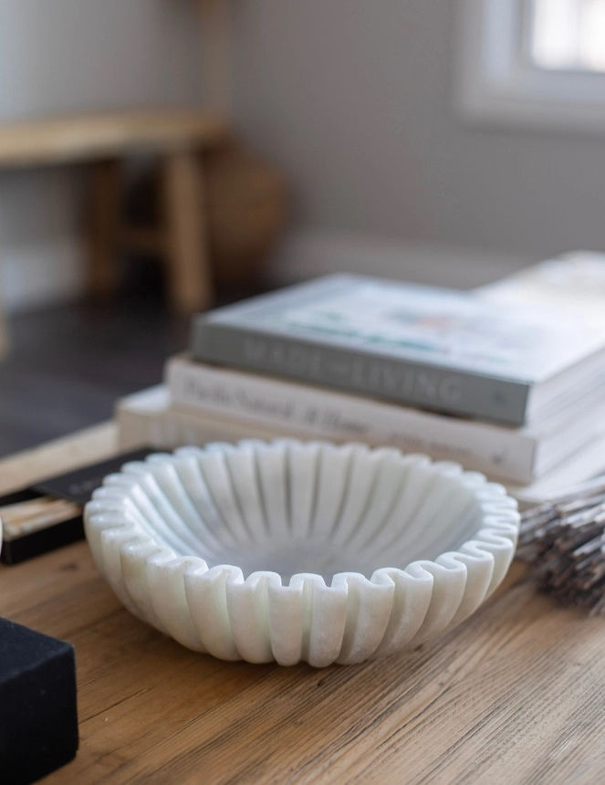 Thumbnail: Marble Scalloped Bowls