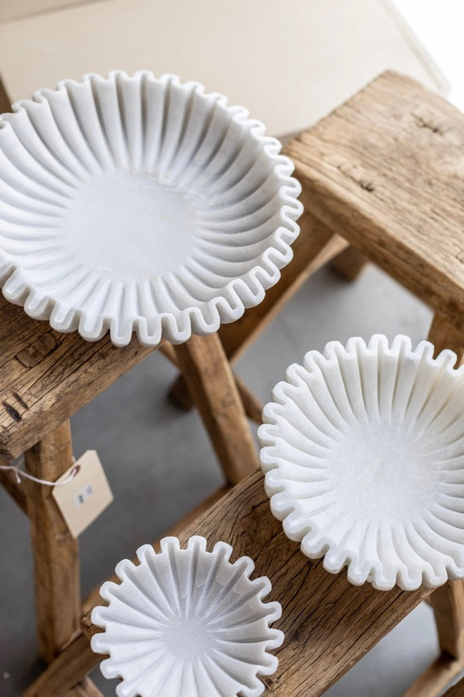 Thumbnail: Marble Scalloped Bowls