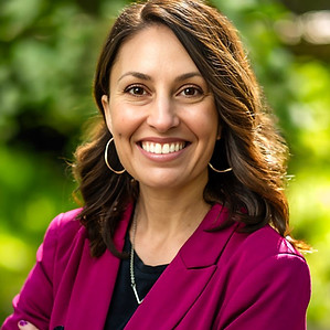 Shanti Headshot 2024 (002).jpg