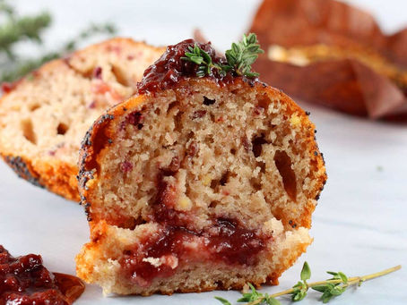 MUFFINS AL BURRO CHIARIFICATO CON FRUTTAGOLOSA FRAGOLE E TIMO