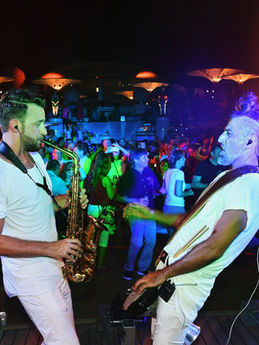 Percussion and Saxophone House Music live