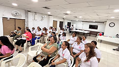 La Semana de Énfasis de las damas de nuestra iglesia comenzó con una vigilia con el objetivo de iniciar la semana afirmando que Cristo es el centro de nuestras vidas y servicio.