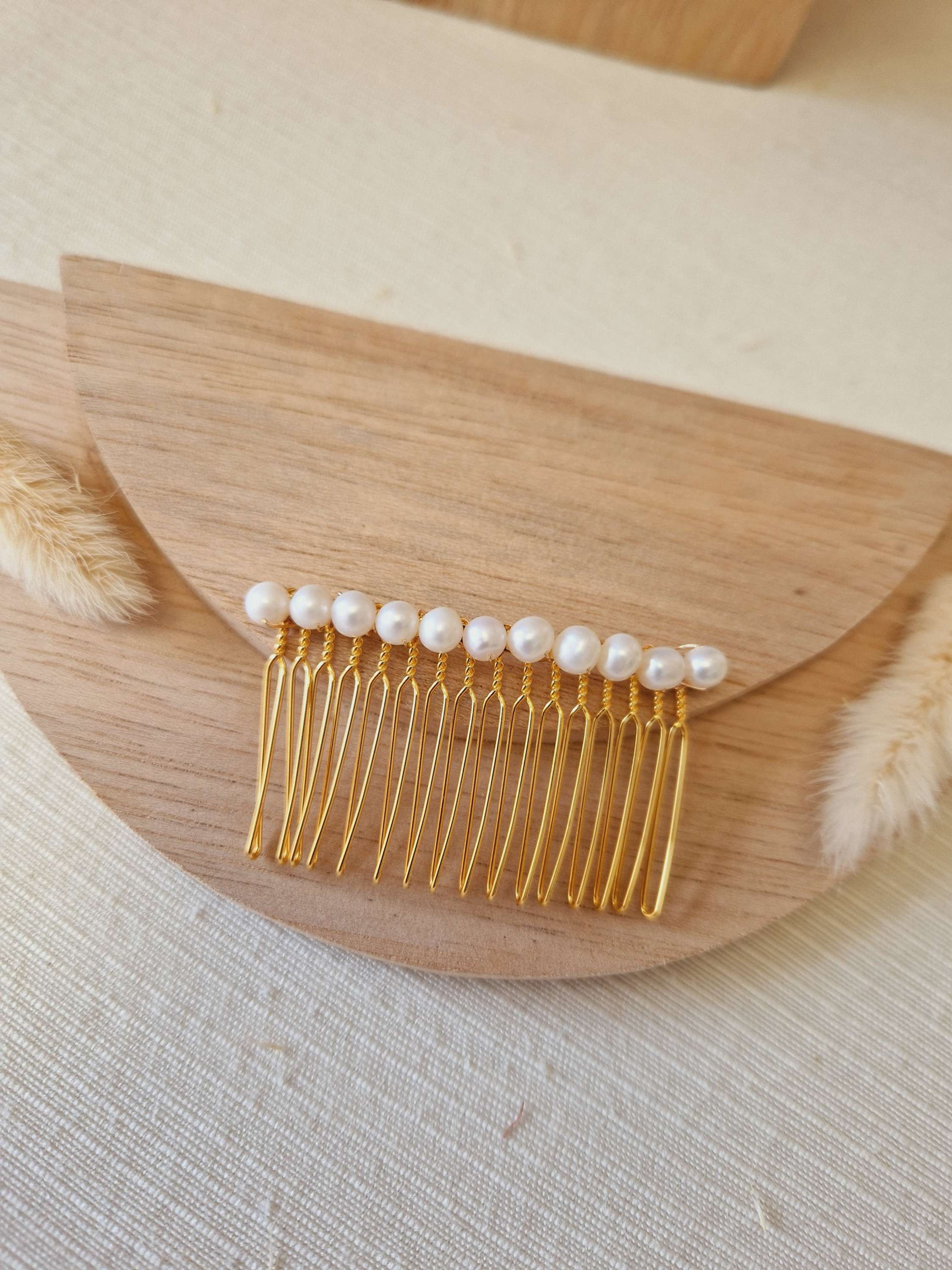 pic  peigne cheveux perles accessoires mariage chignon coiffure