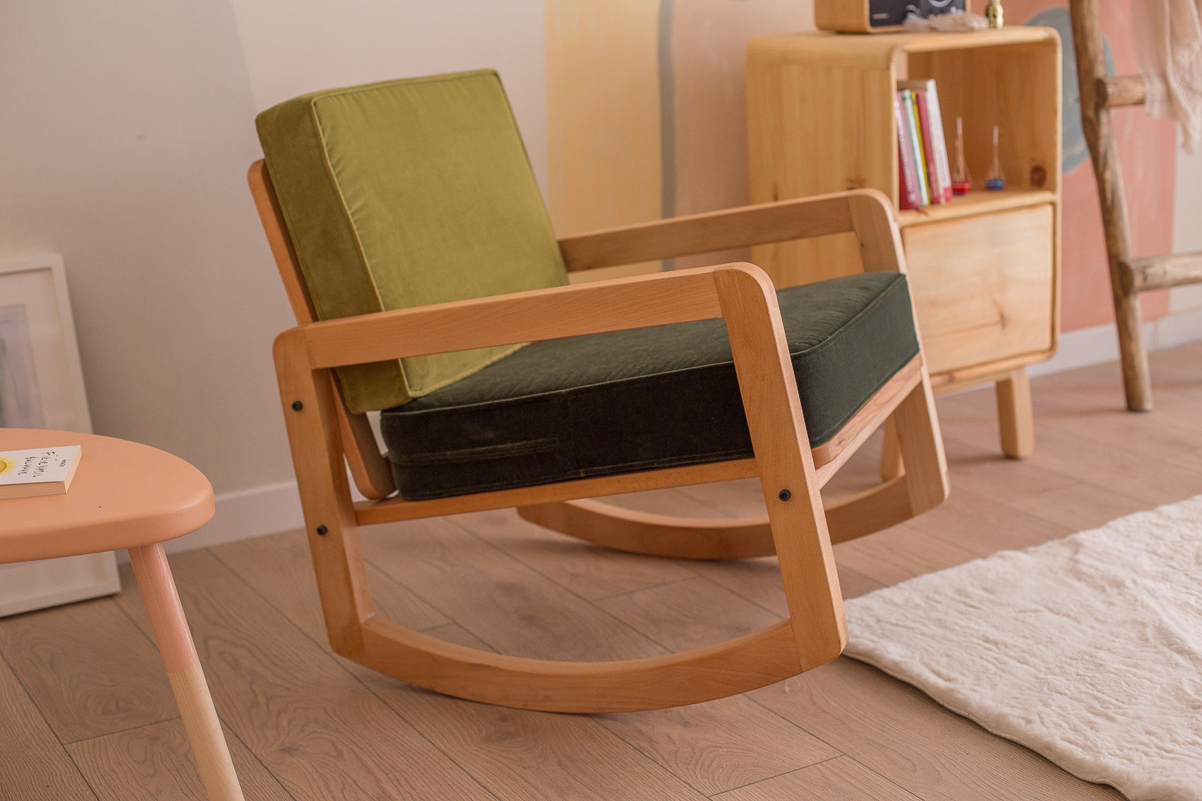 Quppa Home'dan masif el işçiliği Sallanan Koltuk -QP-MSF-646