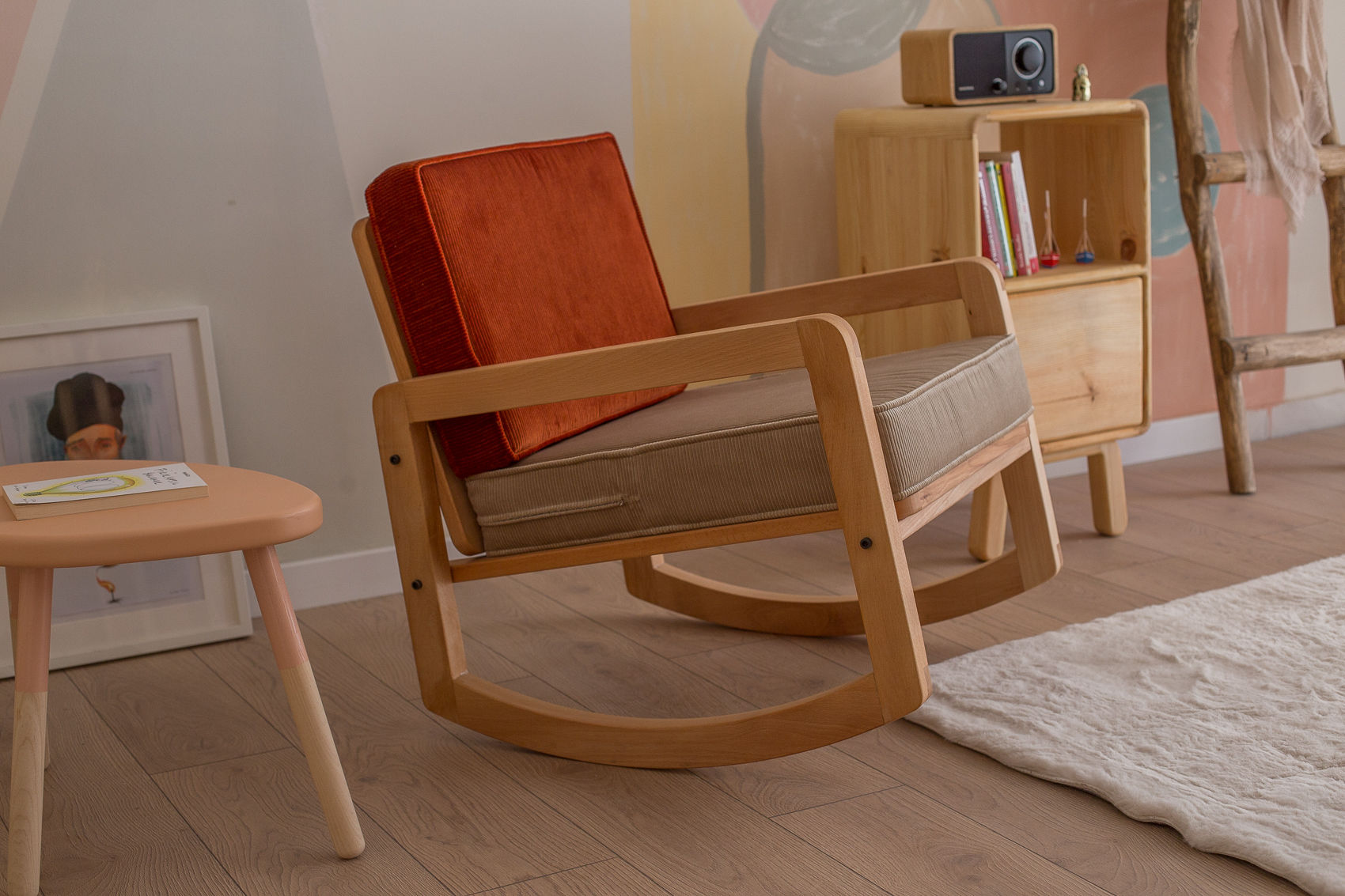 Quppa Home'dan masif el işçiliği Sallanan Koltuk -QP-MSF-602