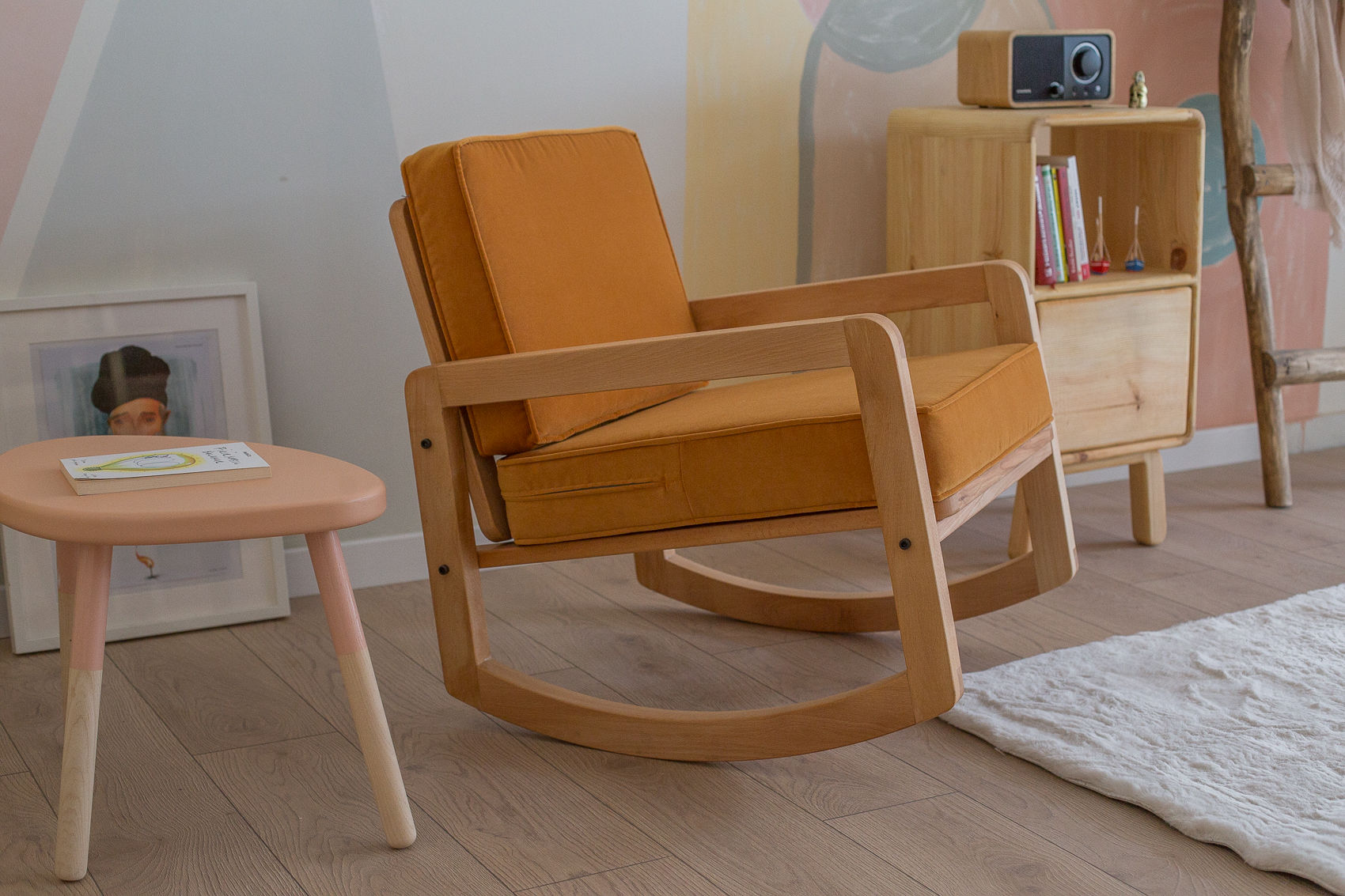 Quppa Home'dan masif el işçiliği Sallanan Koltuk -QP-MSF-617