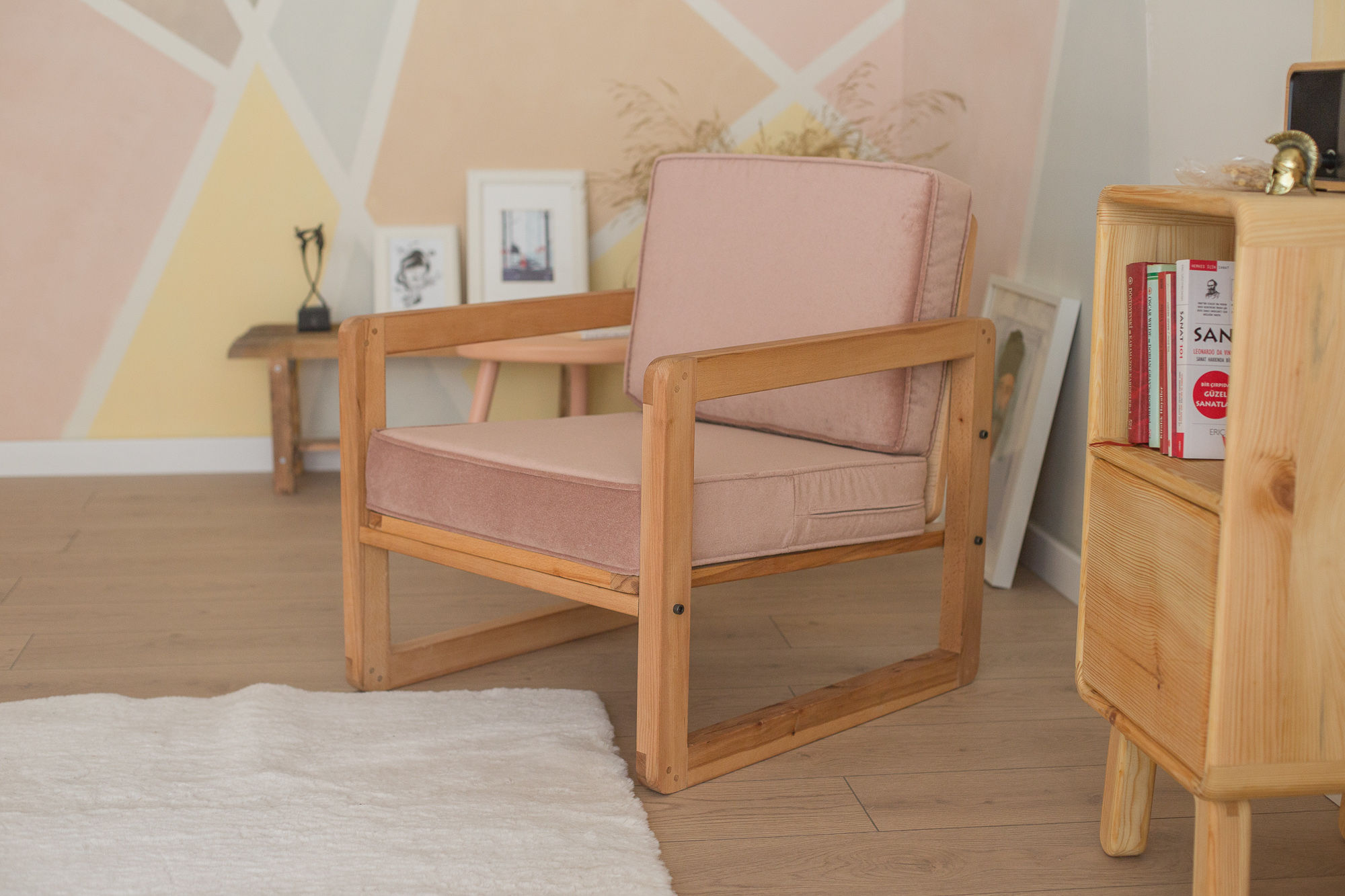 Quppa Home'dan masif el işçiliği İskandinav Koltuk -QP-DZ-624