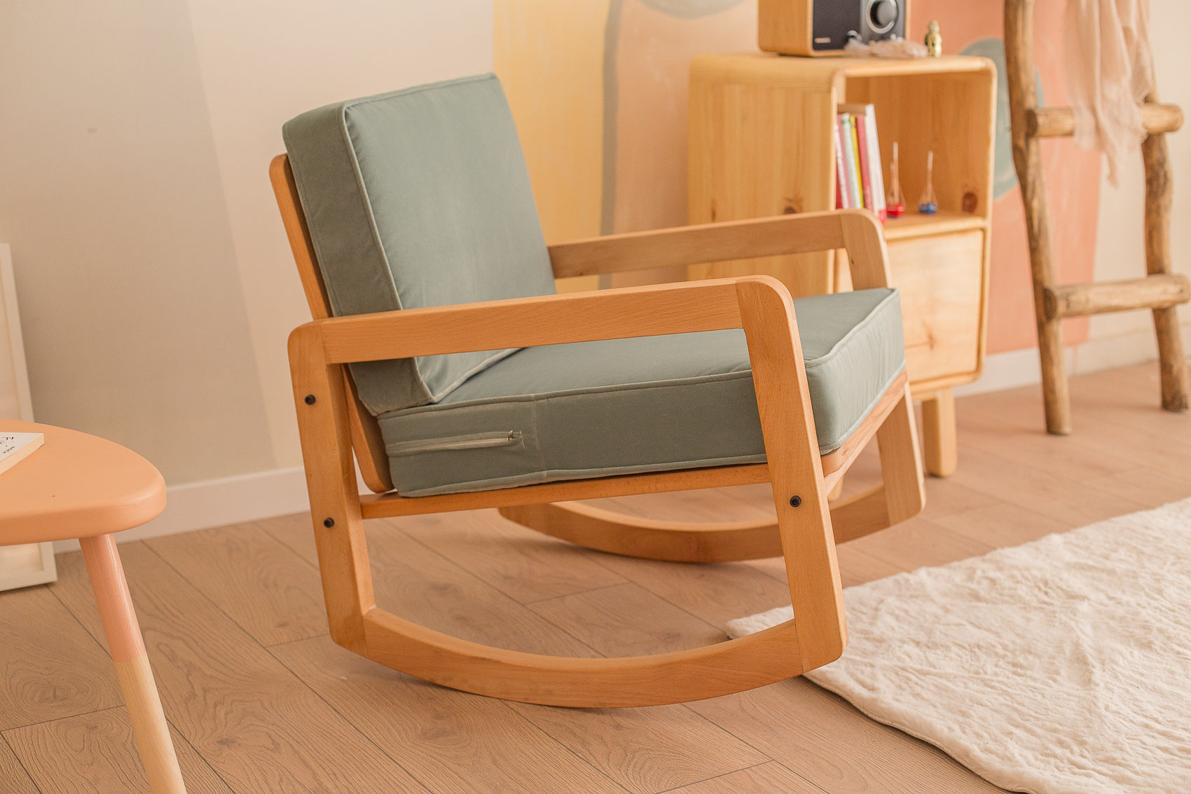 Quppa Home'dan masif el işçiliği Sallanan Koltuk -QP-MSF-649