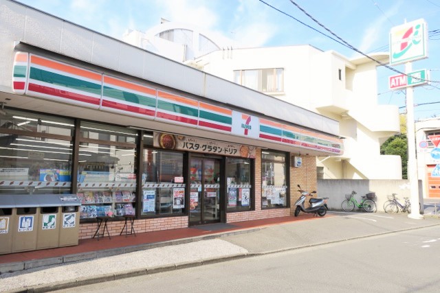 セブンイレブン横浜原宿店