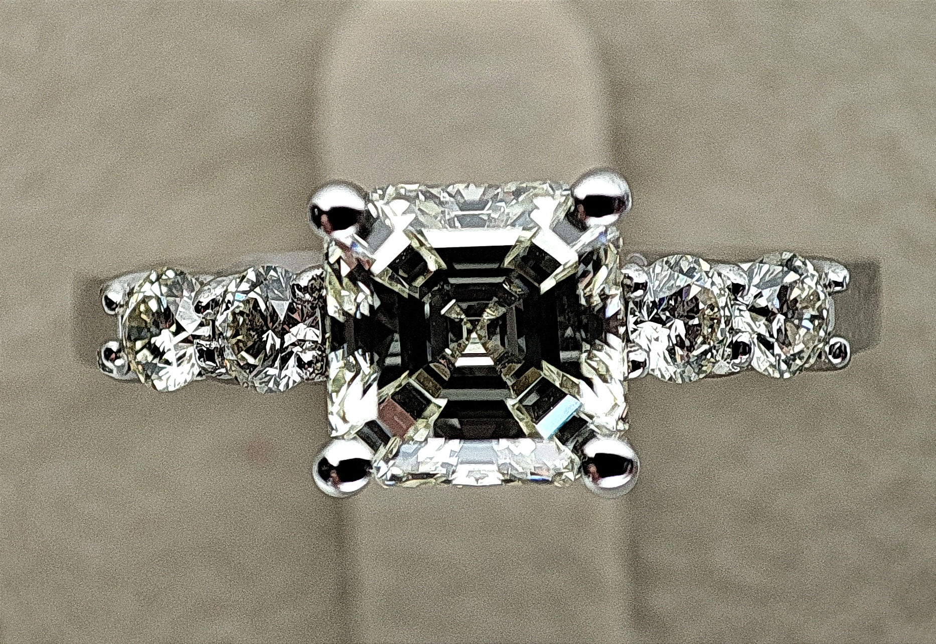 טבעת אשרקט מרובע 1.14 קרט 