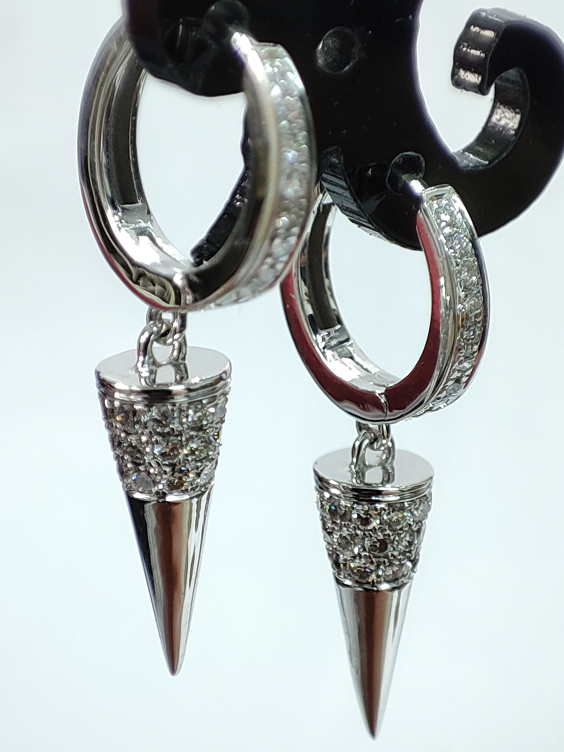   עגילים  יהלומים  0.61 קרט