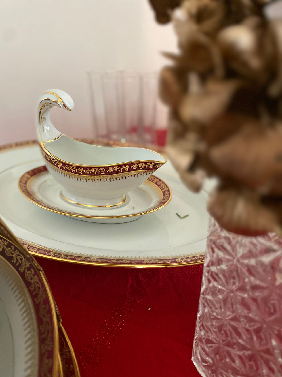 Thumbnail: Ensemble à service en porcelaine
